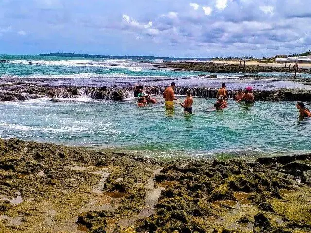 Piscinas naturais em Sibauma