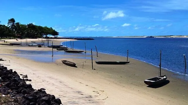 Barra do Cunhaú, do lado do mar Barra do Cunhaú, do lado do mar, com maré baixa