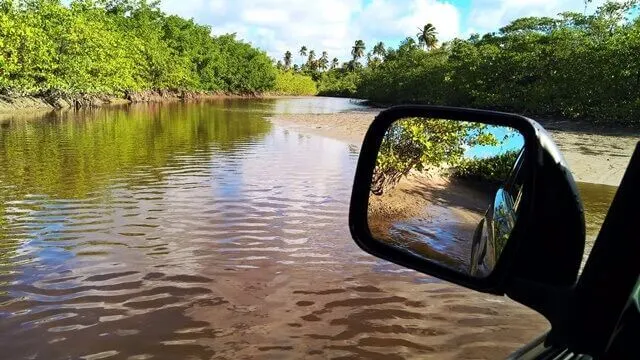 Trilha de Jipe 4x4: atravessando o rio! Litoral norte da Paraiba: trilha de Jipe 4x4 atravessando o rio