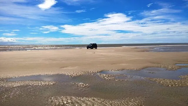 Praia de Lucena: passeio de Jipe até o Caminho de Moisés Passeio de Jipe 4x4 nas piscinas naturais de Lucena