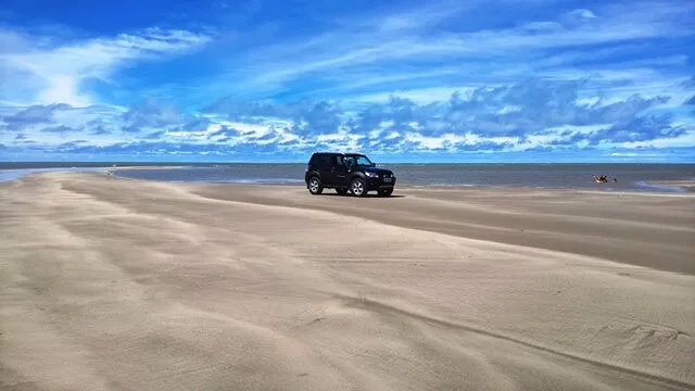 Ponta de Lucena Passeio pela praia da Ponta de Lucena, de jipe