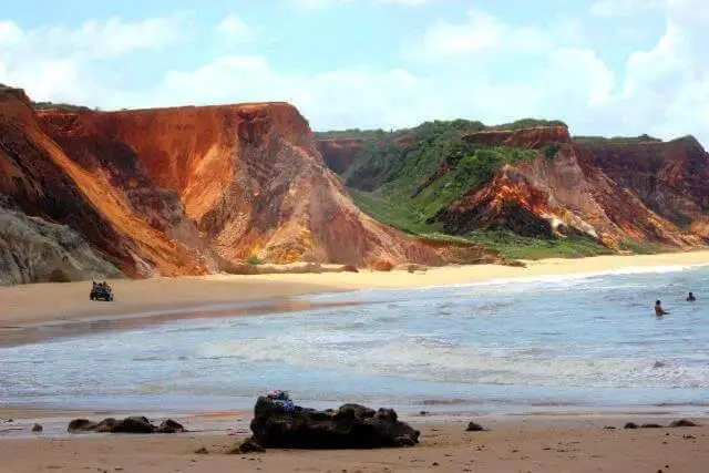 Falaises colorées - Zone de protection de l'environnement de Tambaba Plage de Tambaba, João Pessoa : falaises de la zone de protection environnementale de Tambaba