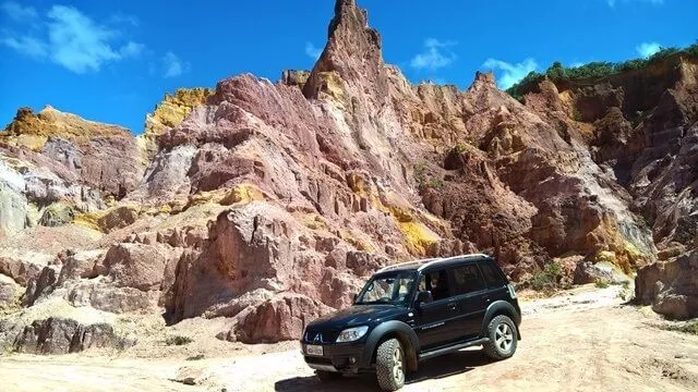 The Coqueirinho Canyon, by Jeep Southern coast of Paraíba: by Jeep, inside the Coqueirinho Canyon