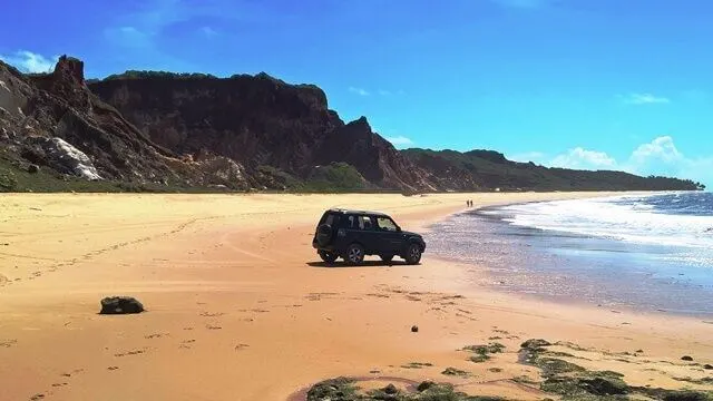 Coqueirinho Beach: Jeep tours South coast of João Pessoa: 4x4 SUV tour on Coqueirinho beach